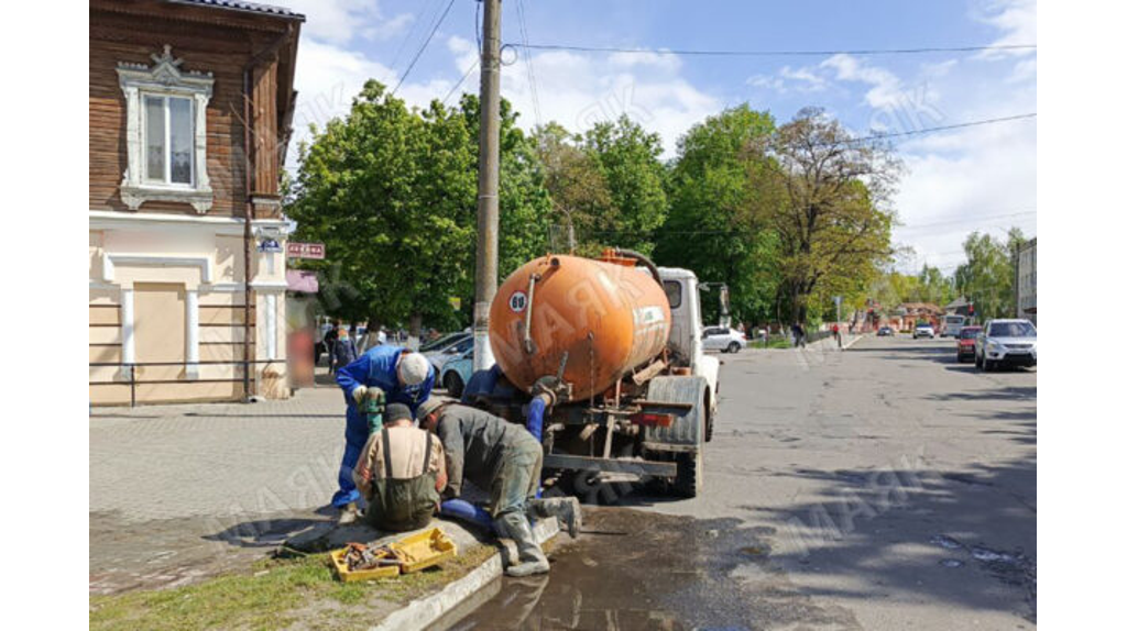 В центре Новозыбкова устранили порыв водопроводной сети