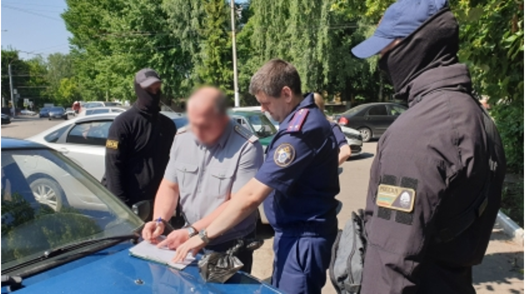 Замначальника брянского СИЗО-1 попался на взятке от арестанта