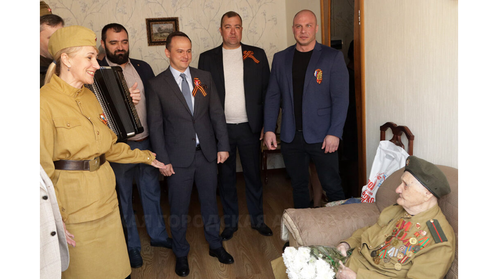В Брянске ветерана войны Палину Сергееву поздравили с 80-летием Победы