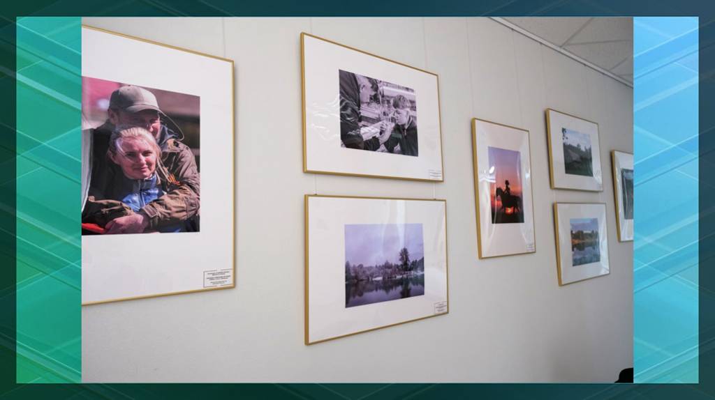 В Брянском областном суде открылась выставка фоторабот «Жизнь в объективе»