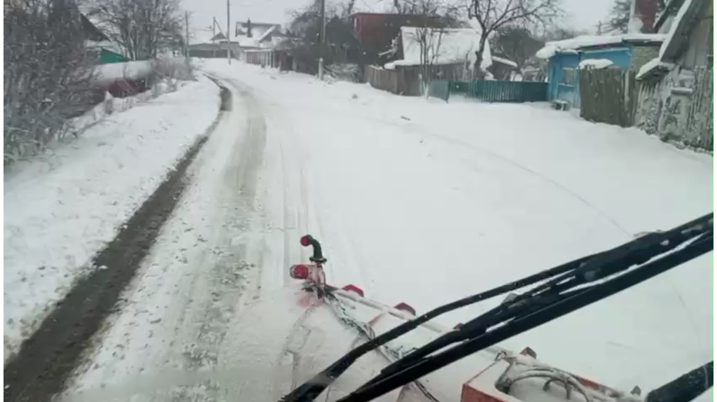 Брянские дорожники ведут расчистку трасс от снега