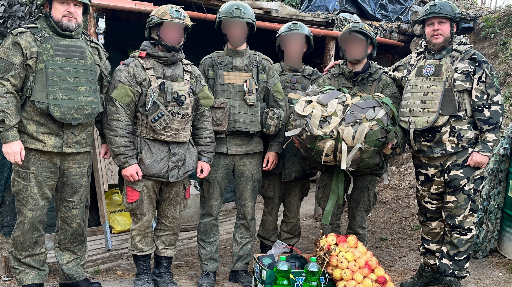 Брянские священники помогли бойцам приграничья продуктами и инструментами