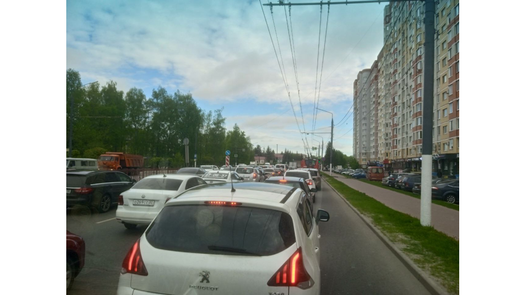Жители Брянска сообщили об огромной пробке на Станке Димитрова