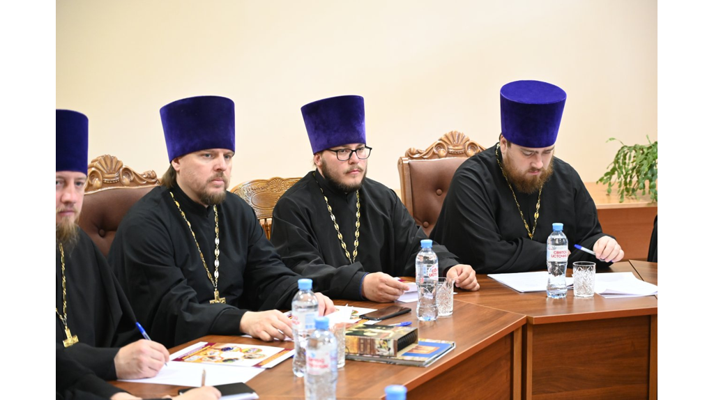 Брянский митрополит Александр провел Епархиальный совет