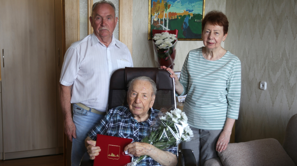 Почетный гражданин Брянска Владимир Александров отметил 103-летие