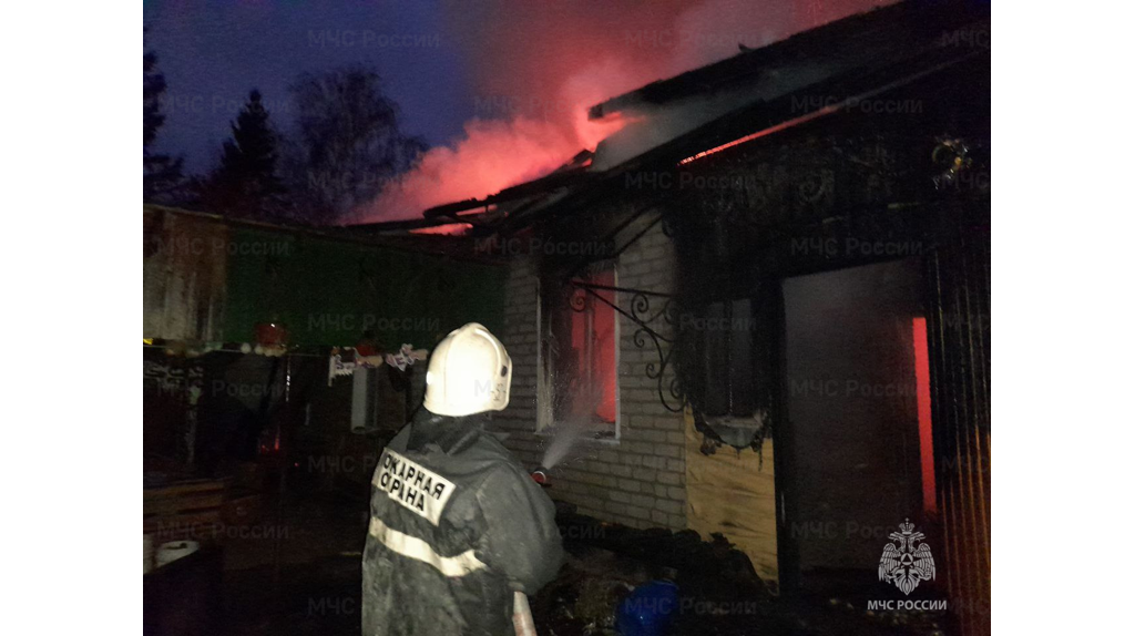 В Почепском районе сгорел жилой дом