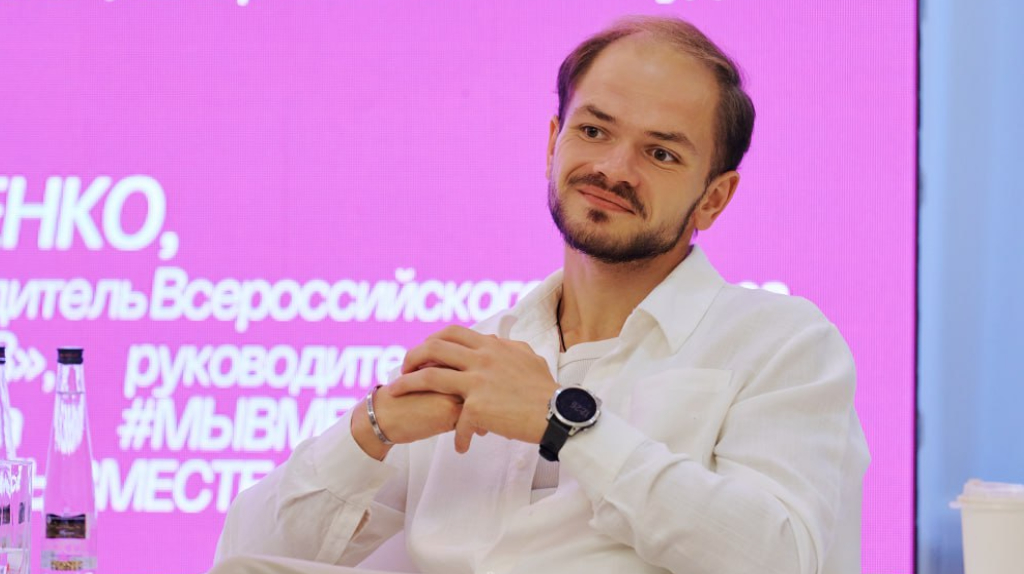 Врач-нейрохирург из Брянска поделился опытом волонтерской работы на сессии в Добрино