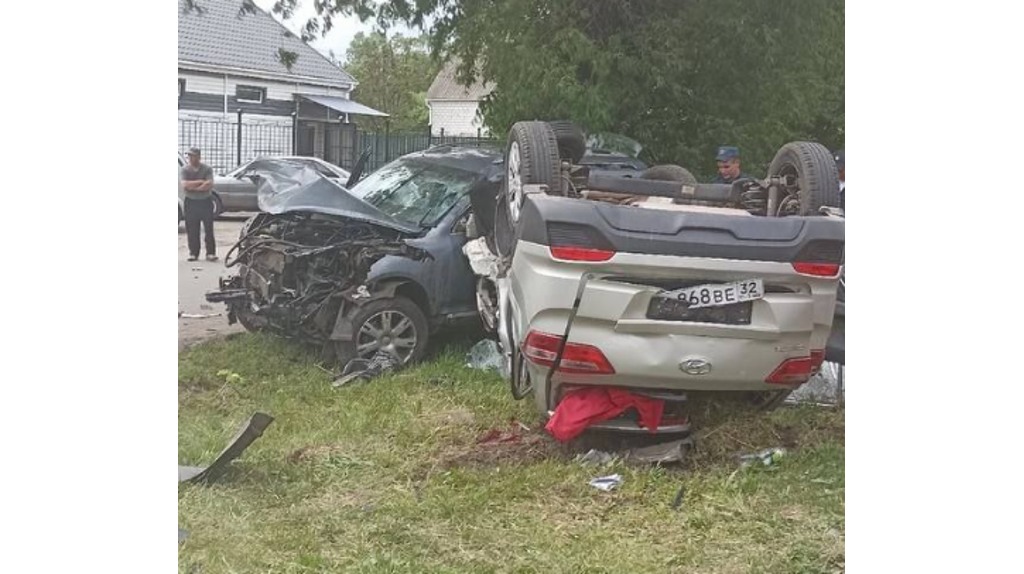 В Новозыбкове произошло страшное ДТП с участием двух автомобилей