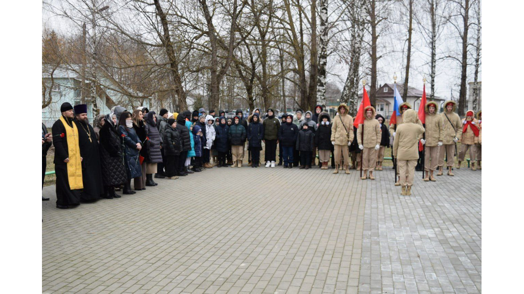 В селе Сосновка Выгоничского района почтили память героя СВО Николая Балесного