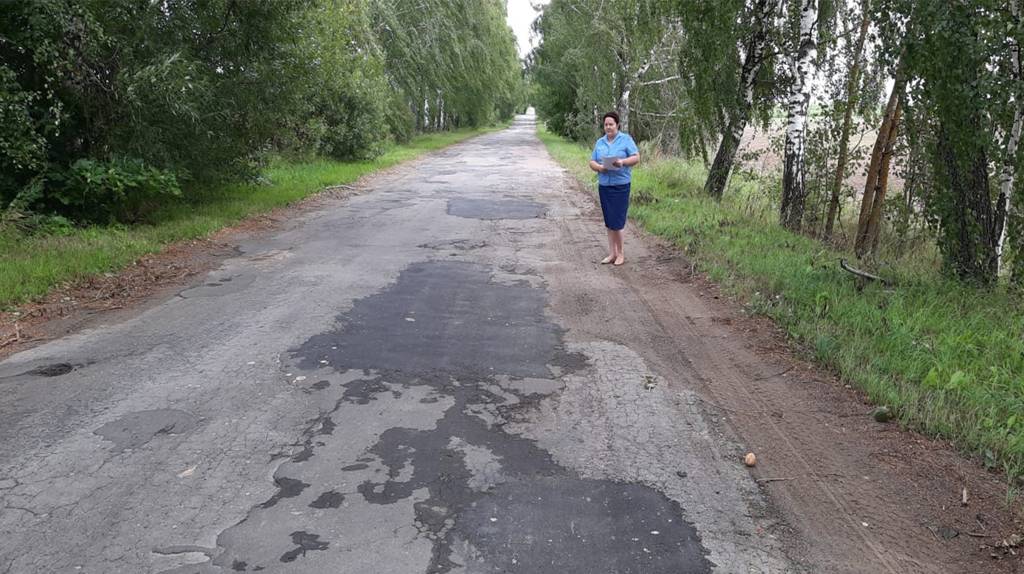 В Погарском районе после вмешательства прокуратуры отремонтировали убитую дорогу