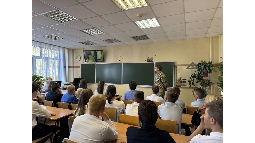 Брянские школьники почтили память жертв трагедии в Беслане