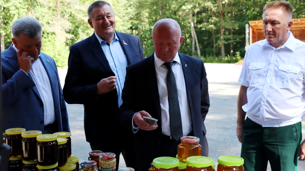 На Медовый Спас под Брянском освящена часовня лесникам