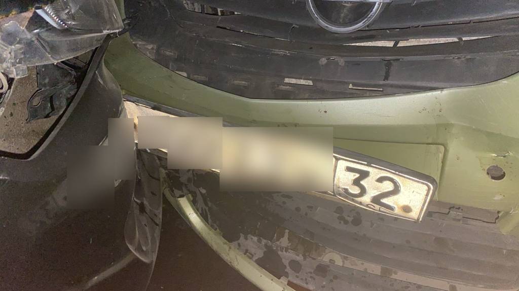 В Брянске при попытке скрыться от погони ДПС пьяный водитель разбил 9 машин