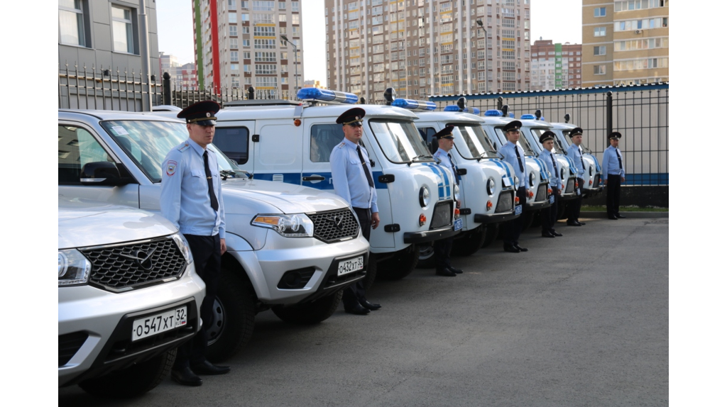 Автопарк служебного транспорта брянской полиции пополнился 20 новыми автомобилями