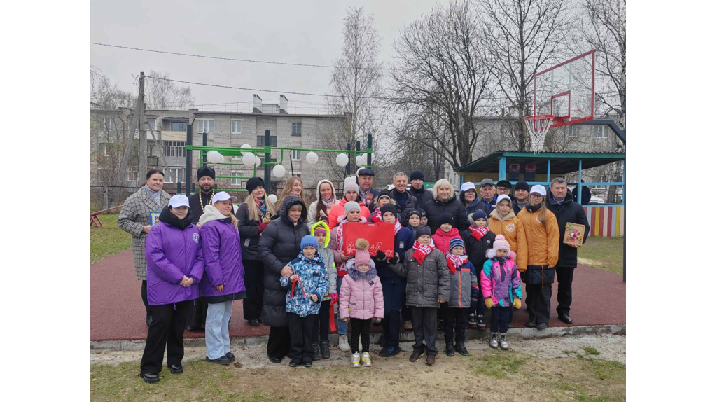 В Дятьково открыли современную спортивную воркаут-площадку