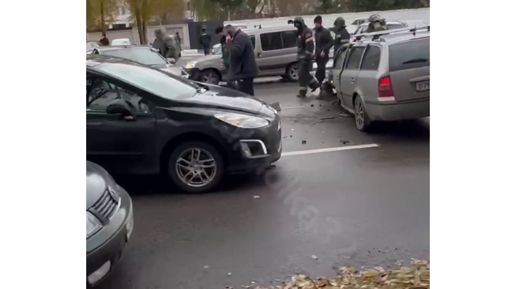 В Брянске на улице Крахмалева произошло серьезное ДТП – собирается пробка