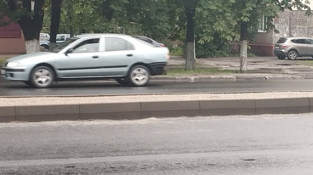 В Брянске на проспекте Московском подготовили к асфальтированию разделительную полосу