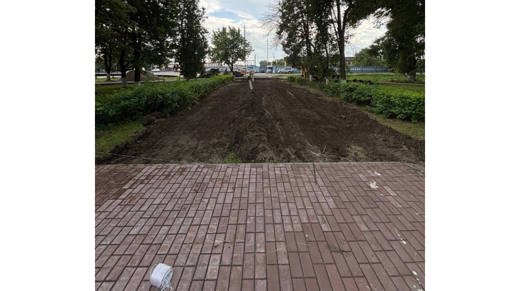 В сквере Металлургов в Брянске стартовал второй этап работ по благоустройству