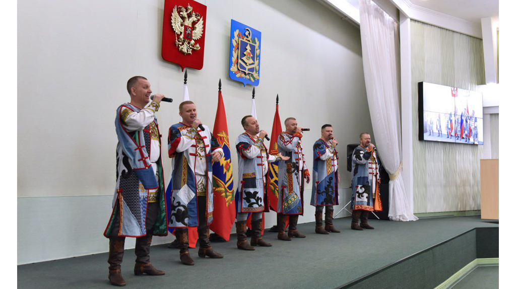 Брянский губернатор Богомаз вручил награды специалистам РТРС
