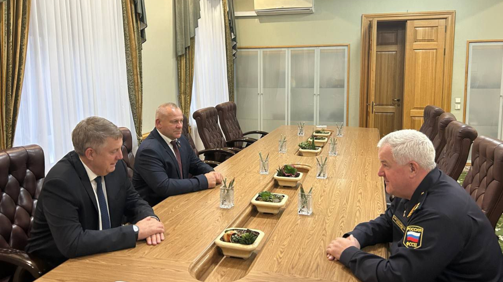 В Брянск прибыл замдиректора Федеральной службы судебных приставов Рагозин
