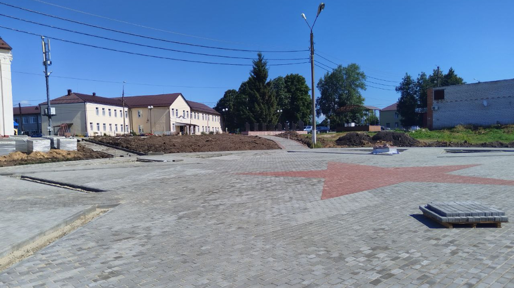 В брянском поселке Выгоничи продолжается благоустройство парка Победы