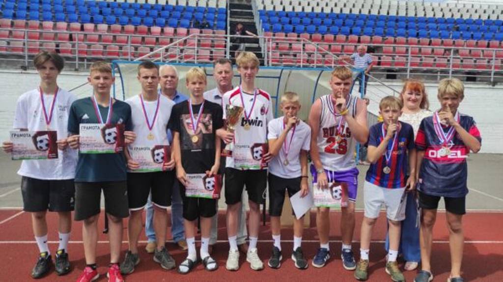 В Трубчевске завершился трехдневный футбольный турнир «Золотой медведь»