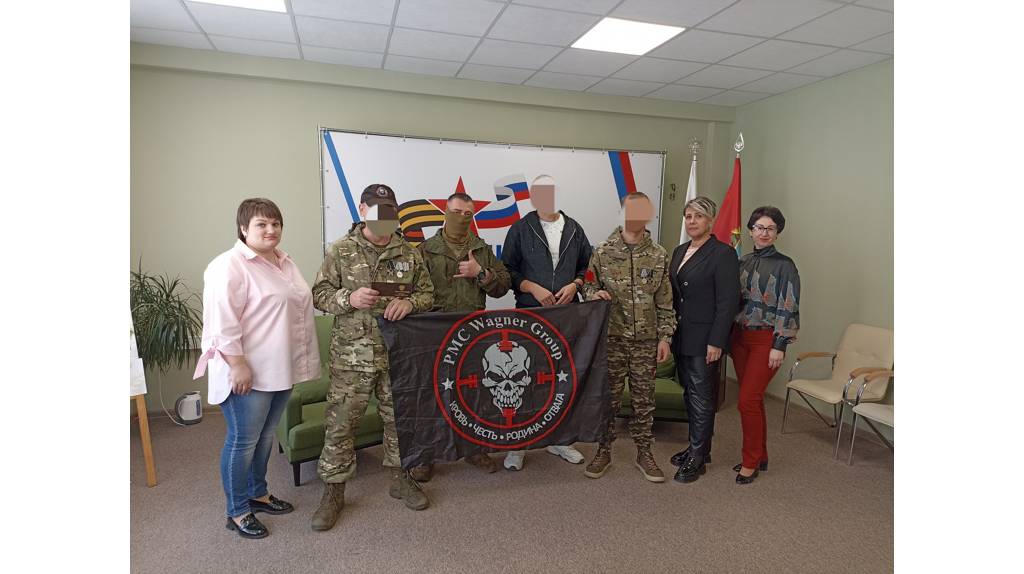 Брянские бойцы ЧВК «Вагнер» получили удостоверения ветерана боевых действий