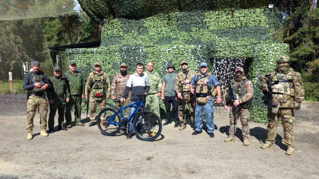 Полицейские подарили велобайк жителю брянского приграничья