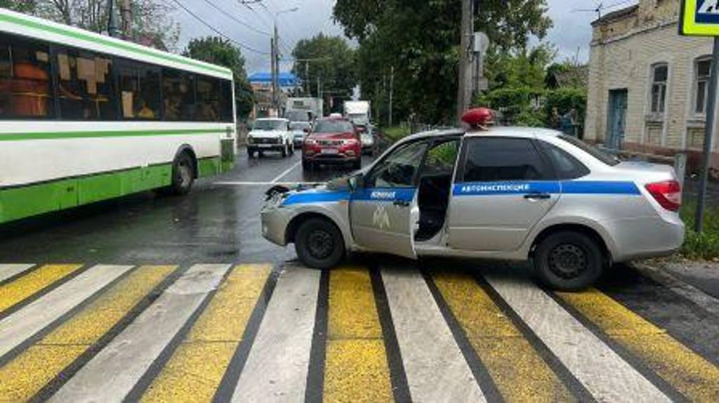 Стали известны подробности ДТП с машиной военной полиции в Брянске