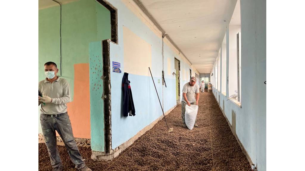 В брянском селе Остроглядово к 1 сентября отремонтируют школу за 83 миллиона рублей