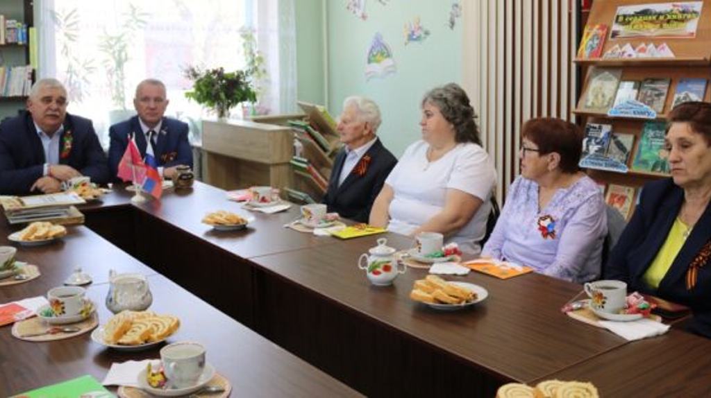 В Красной Горе руководство района встретилось с ветеранами и матерями участников СВО