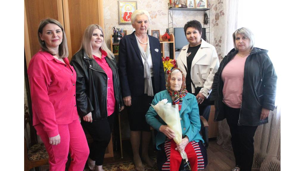 Долгожительница Александра Нехаева из Карачева отметила 95-летие