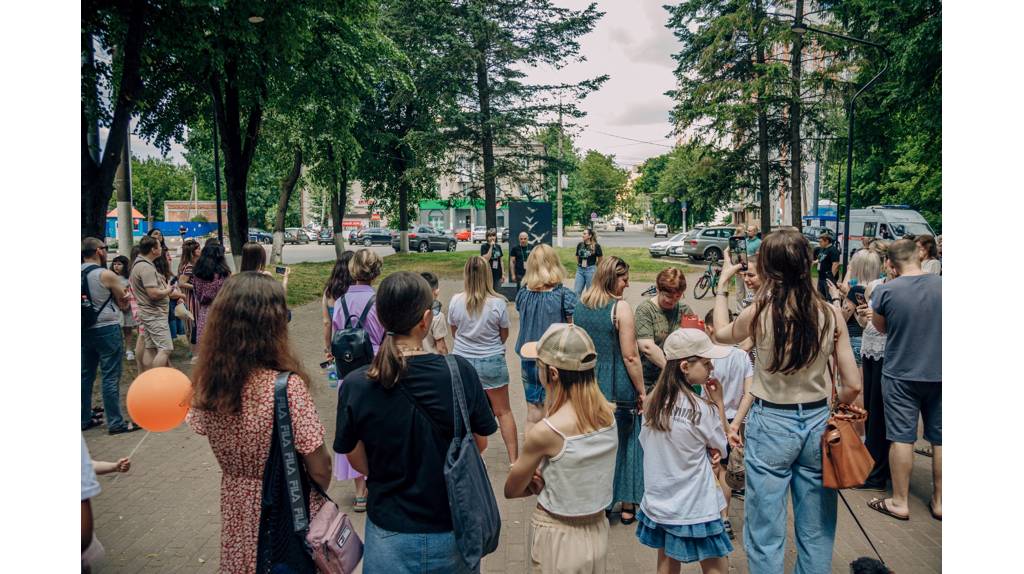 В сквере Энергетиков Брянска открыли стелу «Живи»