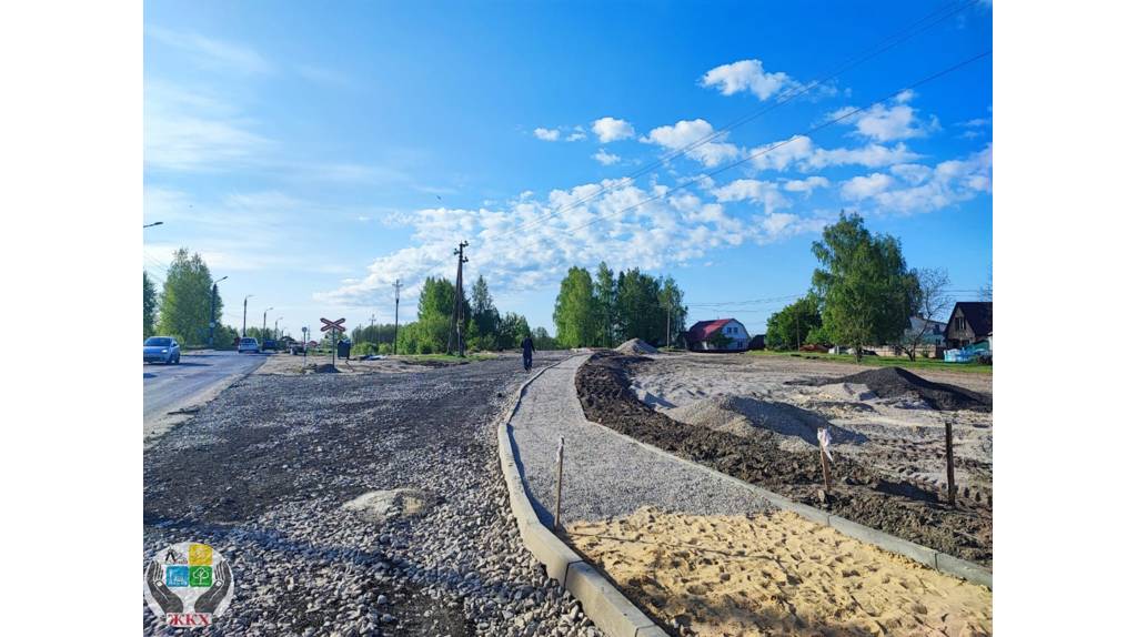 В брянском поселке Большое Полпино началось строительство тротуаров по улице Кирпичной