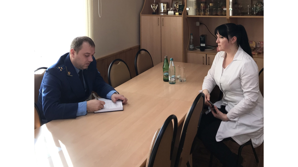 Прокурор Стародубского района выслушал жалобы работников ОАО «Консервсушпрод»