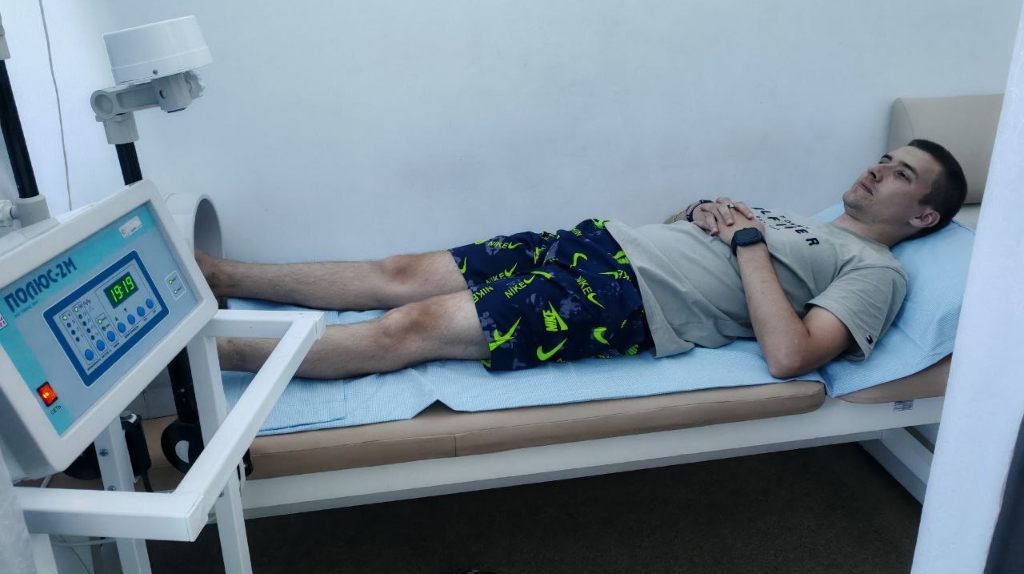 Получивший ранение брянский ветеран СВО отправился на реабилитацию в Анапу