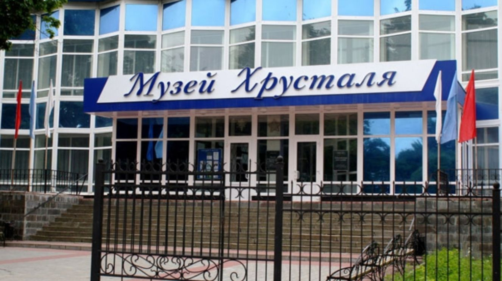 В Музее дятьковского хрусталя покажут работы мастеров и редкую коллекцию военной авиации