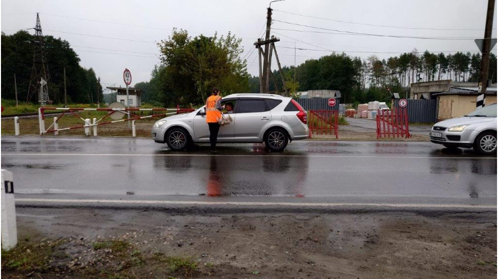 Брянским водителям напомнили о мерах безопасности на железнодорожных переездах