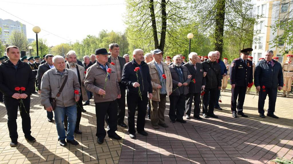 В Брянске прошел митинг у Памятника жертвам аварии на Чернобыльской АЭС