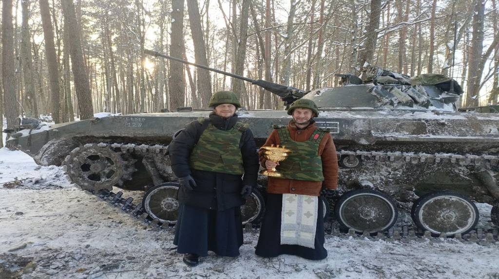 Брянские священники и волонтёры посетили бойцов СВО