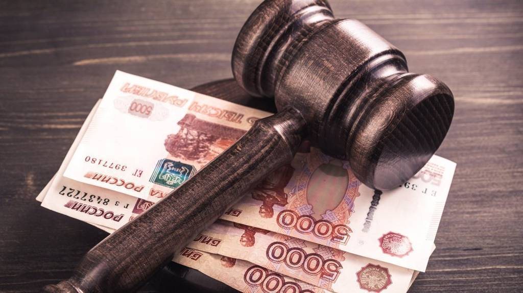 В Навле московского бизнесмена оштрафовали за прием на работу троих таджиков
