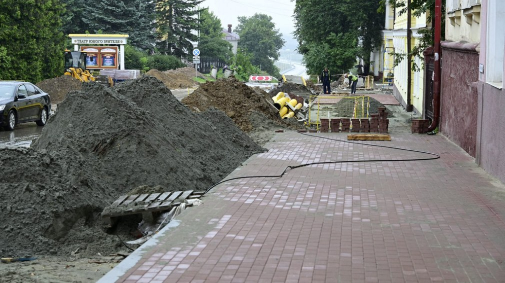 Богомаз раскритиковал газовиков за долгую укладку труб в Брянске