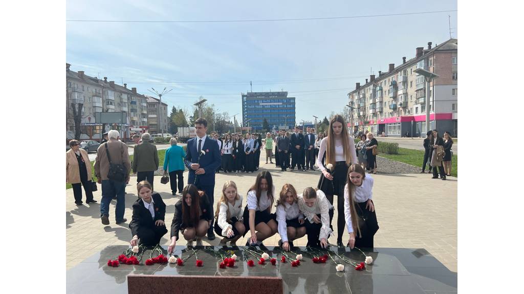 В Фокинском и Володарском районах Брянска почтили память узников фашистских концлагерей