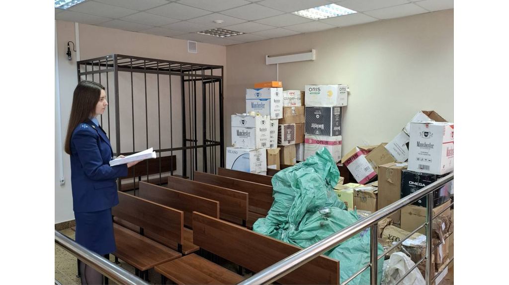 В Клинцах осудили пару за торговлю контрафактными сигаретами