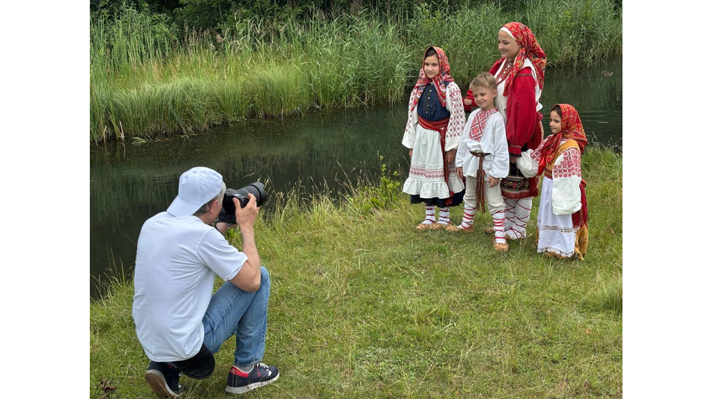 Фотохудожник Костас Асимис прибыл на Брянщину для завершения масштабного проекта