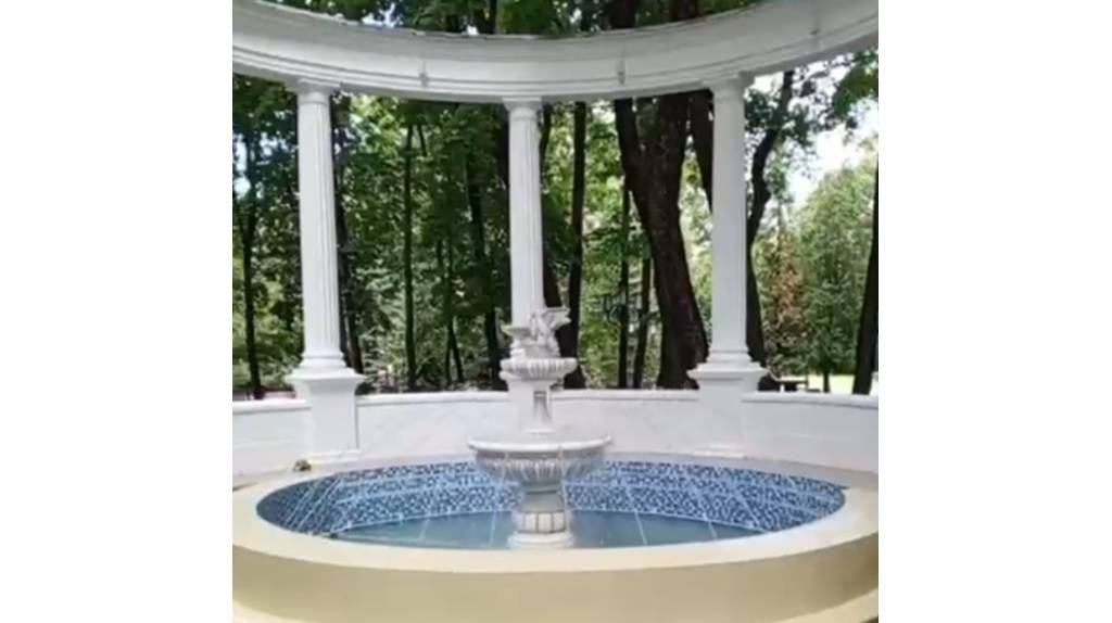 В парке имени А.К. Толстого в Брянске заработала обновленная ротонда с фонтаном