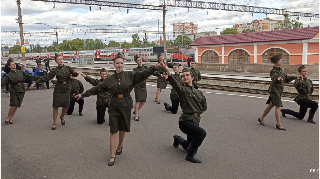 На вокзале Брянск-Орловский прошла всероссийская акция «Вальс Победы»