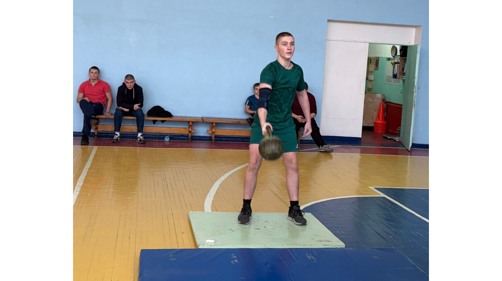 В Фокинском районе Брянска определили победителей первенства по гиревому спорту