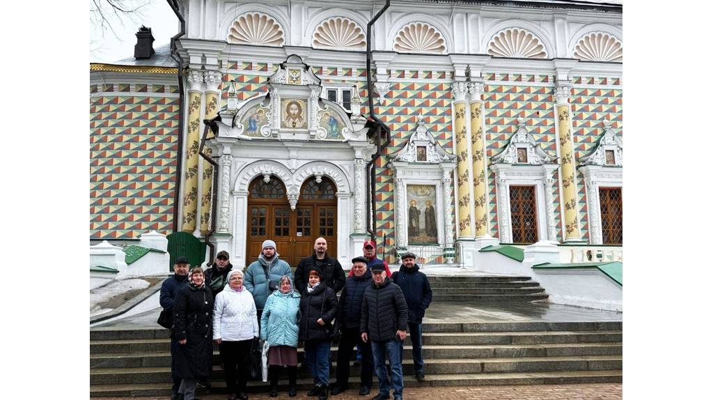 Брянские ветераны СВО побывали на экскурсии в Дмитровском кремле и в музее Жостово