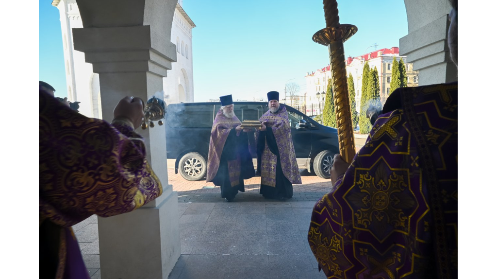 Фоторепортаж: в Брянске встретили ковчег с частью Пояса Пресвятой Богородицы